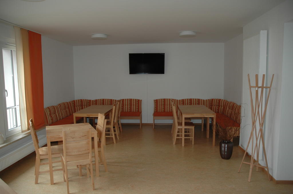 Sport Tourist Hostel Weissenfels Exterior photo